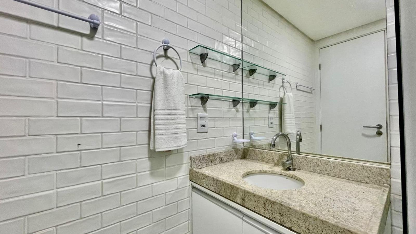 Flats A 50M Da Praia De Порту-ді-Галіняс Екстер'єр фото